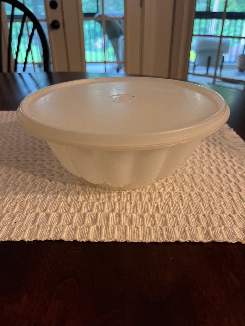 Tupperware White jello mold